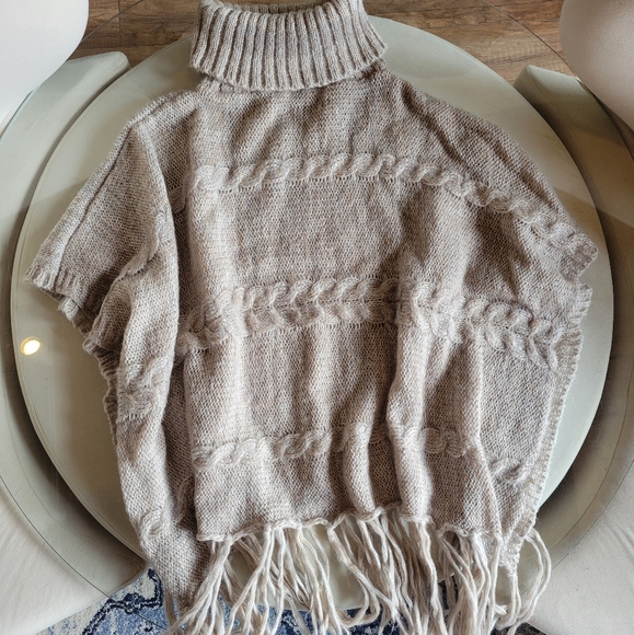 Woven Taupe Poncho - Picture 4 of 8